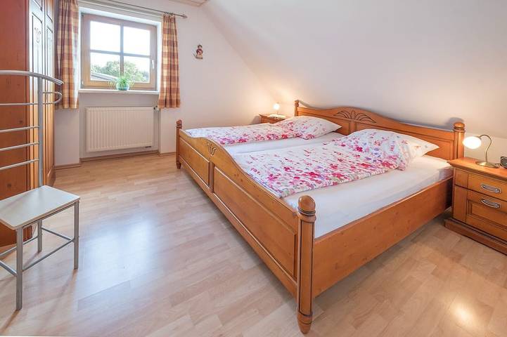 Ganze Wohnung, 75qm-große Ferienwohnung für 4 Personen in Wunsiedel, Landkreis Wunsiedel im Fichtelgebirge