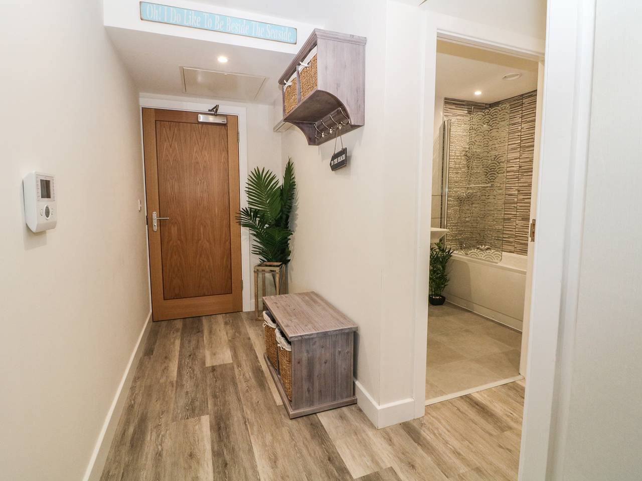 Entire apartment, 6 Bay View in Benllech, Isle of Anglesey