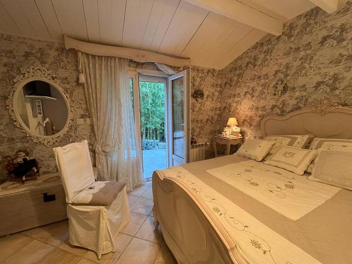 Gîte pour 4 personnes, avec piscine et jardin ainsi que terrasse et vue à Sernhac - 4