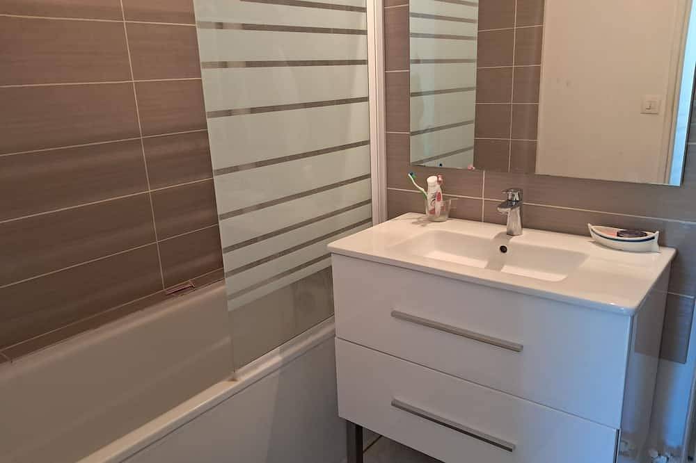 Entire apartment, El Catalane in Avon (Seine-et-Marne), Seine-et-Marne