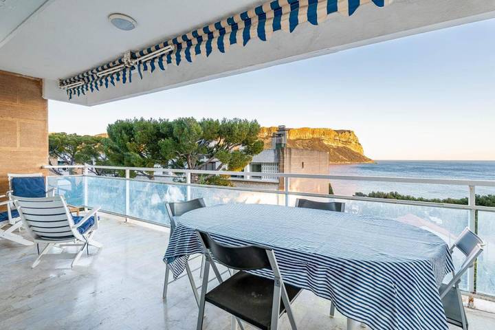 Gîte pour 4 personnes, avec terrasse et vue dans Plage Du Bestouan Cassis - 3