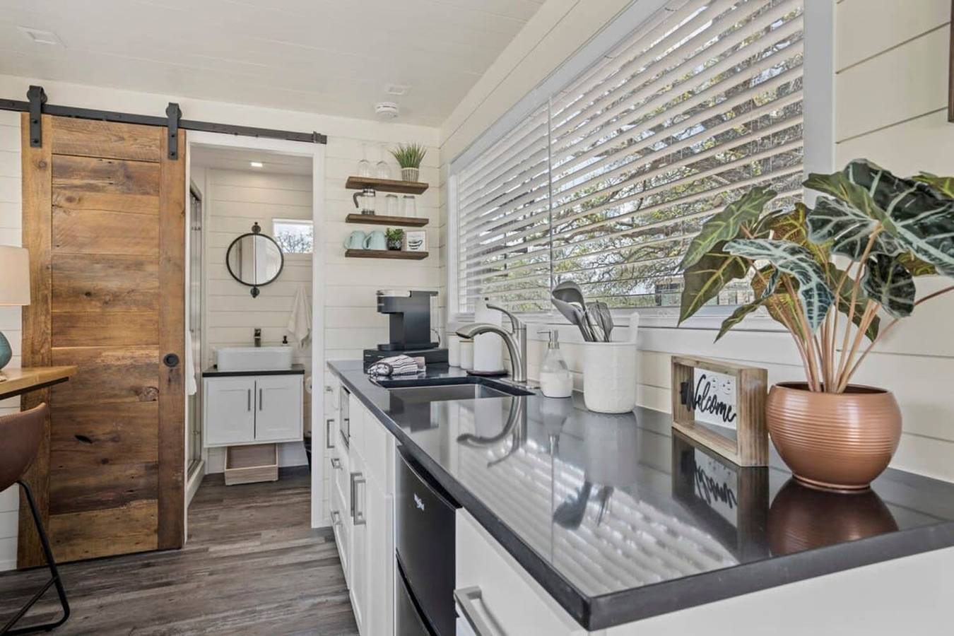 New The Desert Escape-Cozy Container Home in Gillespie County