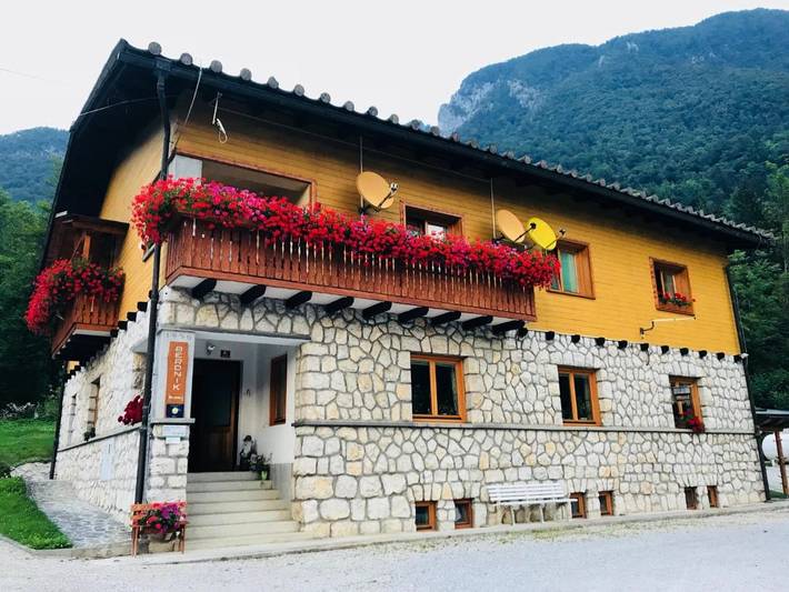 Maison d’hôte pour 3 personnes, avec Balcon et Terrasse ainsi que Jacuzzi et Jardin à Kamnik