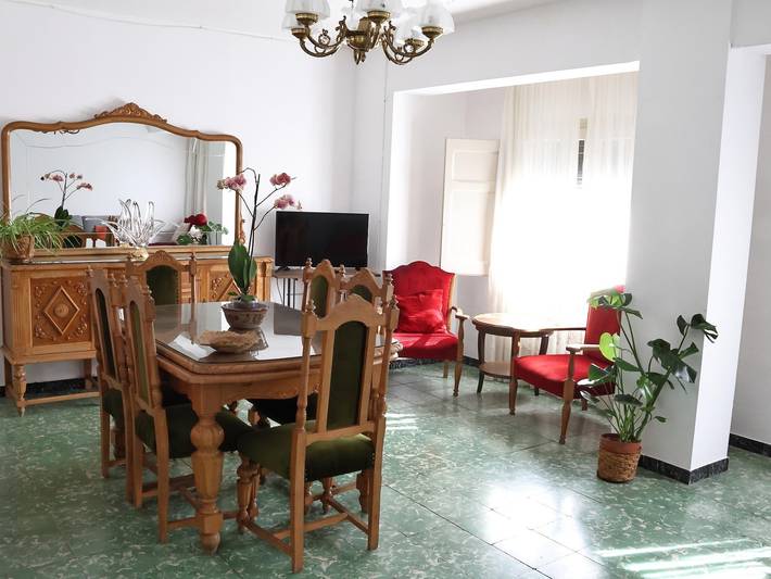 Appartement de vacances entier, Appartement de vacances pour 8 personnes avec terrasse in El Pont de Suert, Alta Ribagorça