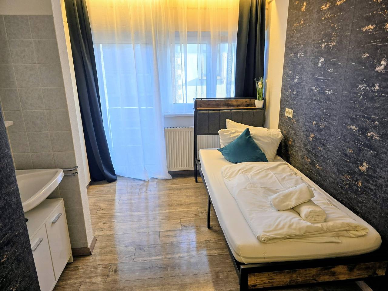 Ganze Wohnung, Monteurzimmer - Nähe Karlsruhe in Karlsbad (Baden), Kraichgau