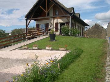 Gîte pour 7 personnes, avec terrasse, animaux acceptés à Commarin