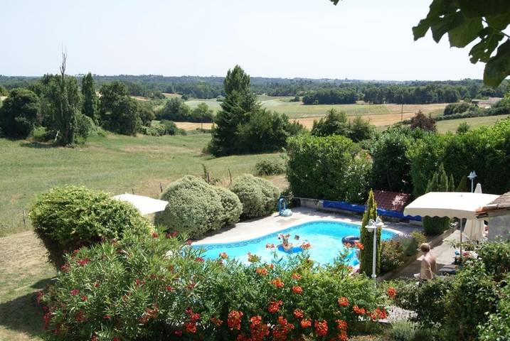 Location de vacances pour 2 personnes, avec piscine et jardin ainsi que sauna et vue, animaux acceptés à Soubran - 3