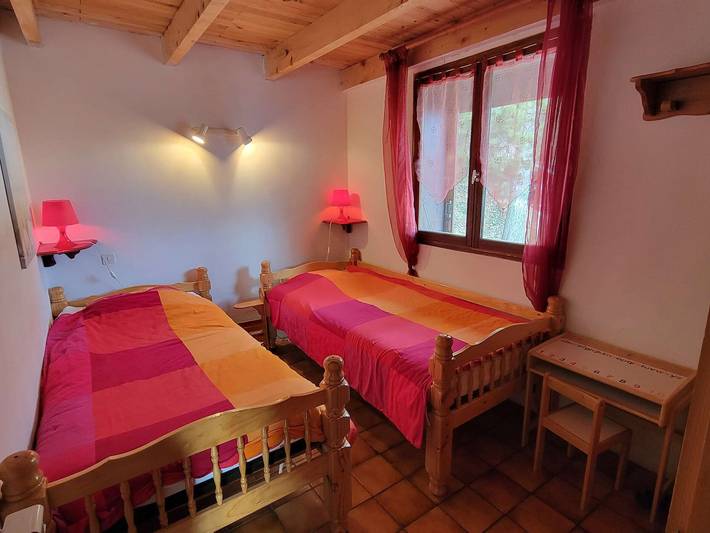 Chalet acogedor con capacidad para 5 personas, cerca de pistas de esquí, senderismo y comercios in Saint-Michel-de-Chaillol, Parque Nacional de los Ecrins