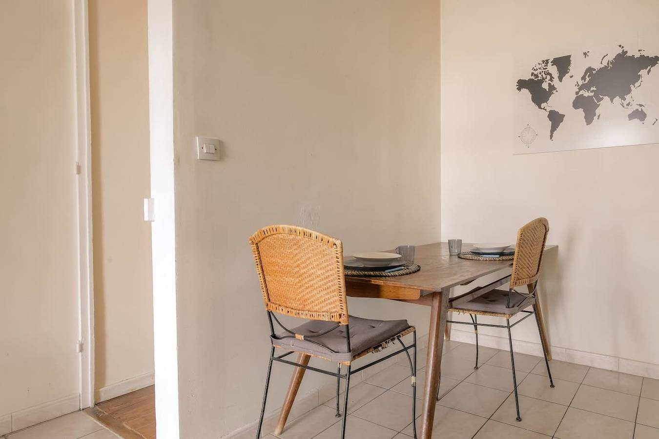 Geheel appartement, Charming with balcony in the heart of the 7th in Lyon, Lyon en omgeving