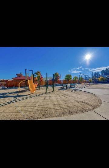 Cabin Rentals And Lodges for 8 Guests in Central Okanagan, Picture 3