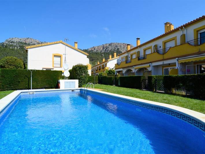 Ferienhaus für 5 Personen, mit Terrasse und Pool, mit Haustier