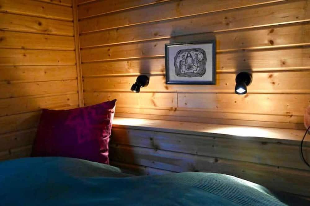 Autarker Schäferwagen mit Kamin & Sauna ganzjährig nutzbar im Naturgarten in Dargun, Mecklenburgische Seenplatte