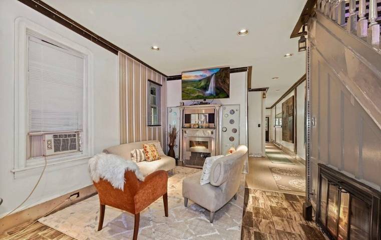 Increíble casa de 4 dormitorios con capacidad para 16 personas in Camden (New Jersey), Nueva Jersey