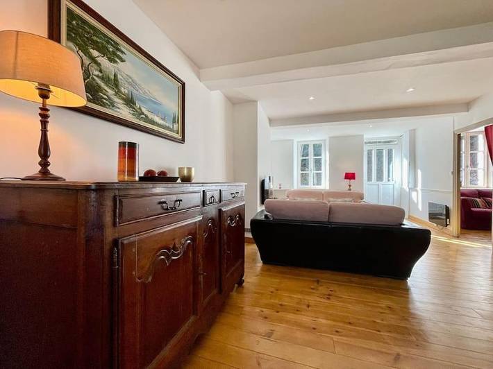 Location de vacances pour 8 personnes, avec piscine ainsi que vue et jardin à Aragon - 4