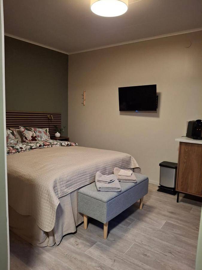 Hotell för 2 Personer, med terass samt utsikt och trädgård i Ljungby