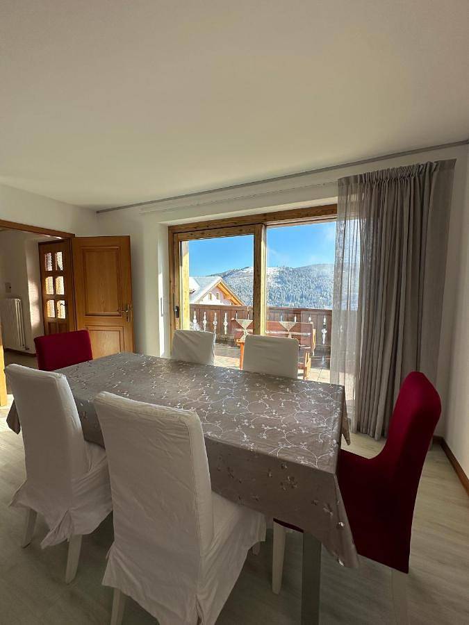 Casa vacanza per 9 persone, con Balcone e Terrazza nonché Giardino a Folgaria