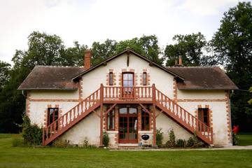 Gîte pour 12 personnes, avec piscine et jardin, animaux acceptés à Ambillou