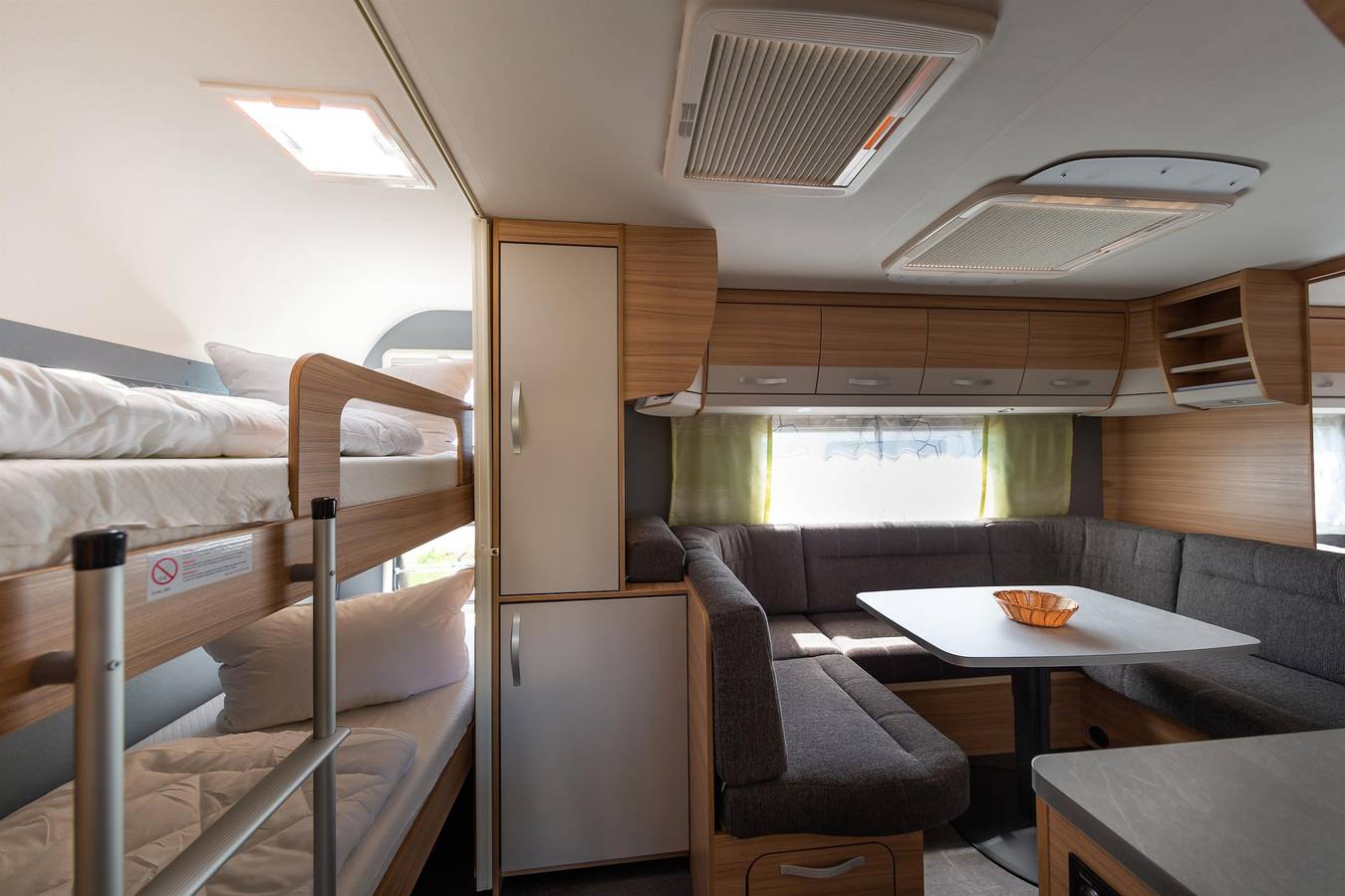 Komfortabler Mietcaravan mit Vorzelt in Prenzlau, Uckermark