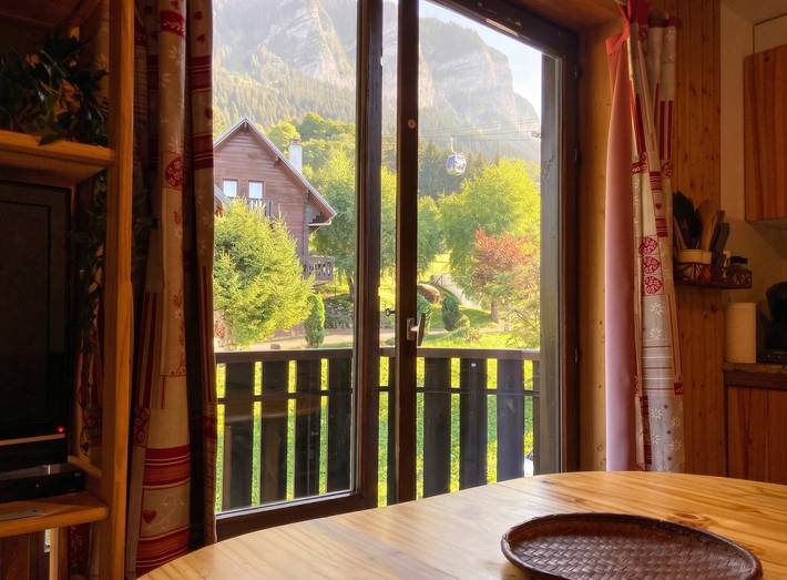 Entire studio, Cozy studio in Thollon-les-Mémises - 20 m² with view in Thollon-les-Mémises, Thonon-les-Bains region
