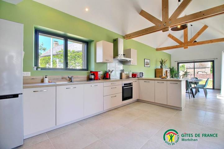 Gîte pour 6 personnes, avec terrasse et jardin à Crach - 4