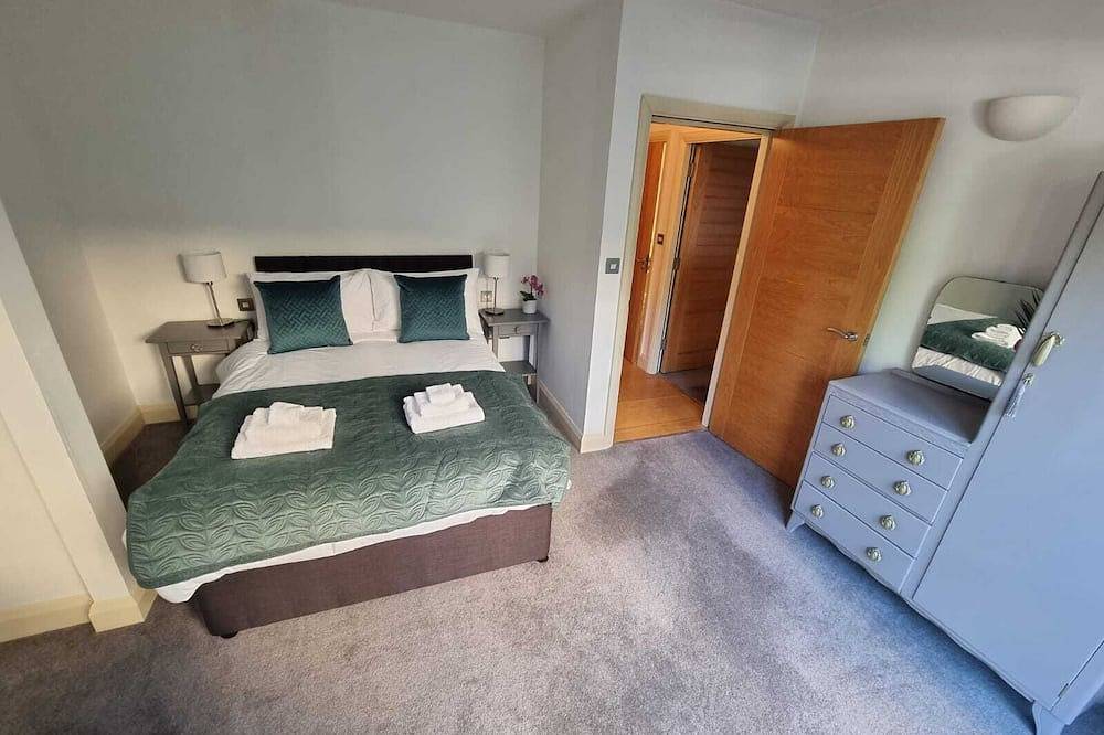 Entire apartment, Ground floor flat in town centre with parking and outdoor space in North Yorkshire