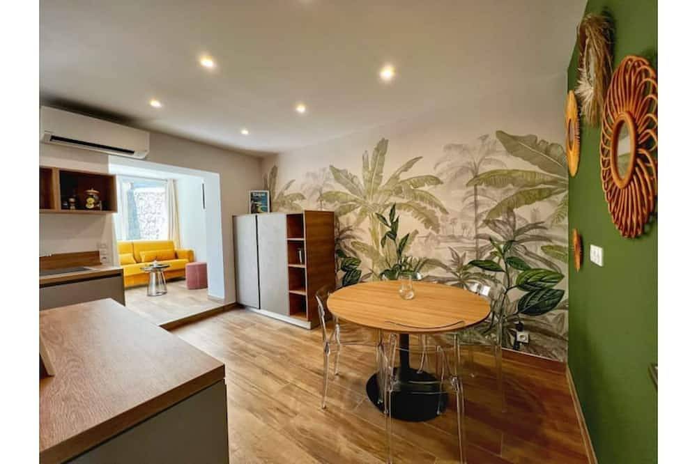 Entire apartment, Mourillon: T2 with garden, 400 m from the beach in Toulon, Toulon region