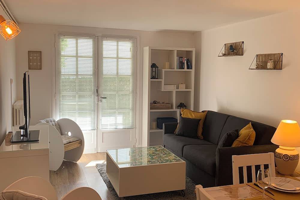 Apartamento entero, Ground floor flat with garden - 3*** furnished holiday home- all comforts - wifi in Saintes, Saintes region