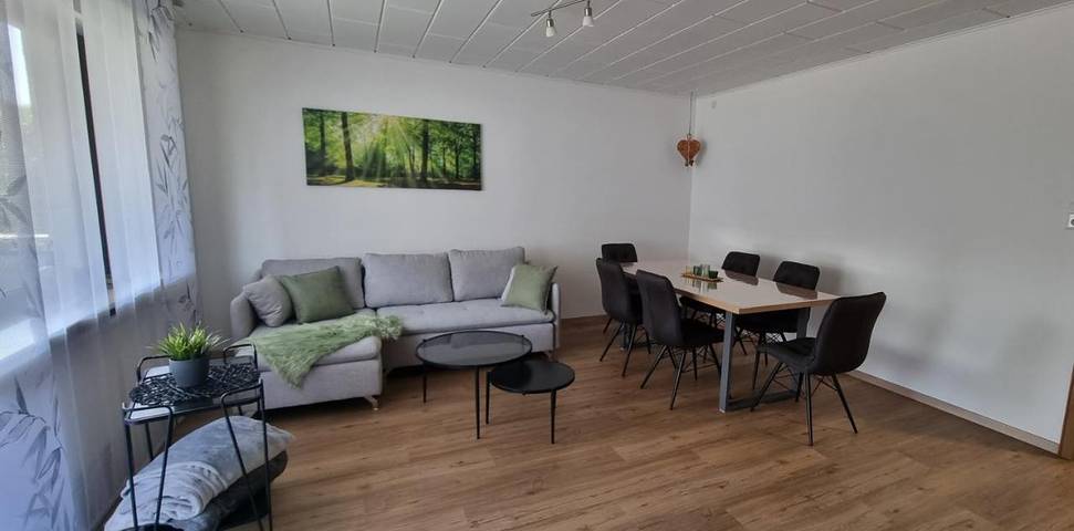 Ferienwohnung für 7 Personen, mit Balkon und Terrasse sowie Garten