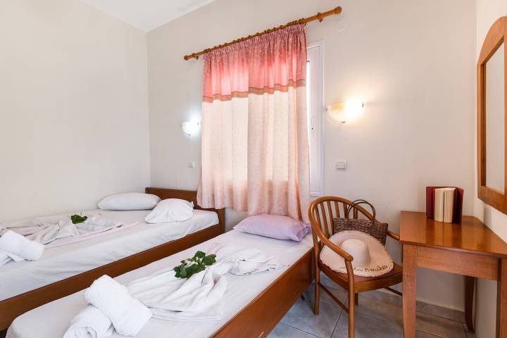 Entire studio, Nikiana Club - Studio 5 Apartment-Studio with Sea View & Wi-Fi in Nikiana, Alexandros