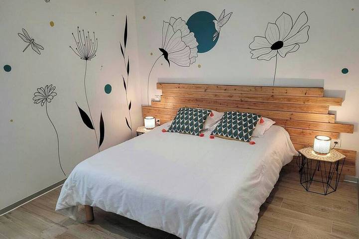 Ferienhaus mit Wellnessbereich zwischen den Stränden und dem Puy du Fou in La Roche-sur-Yon, Loire-Tal