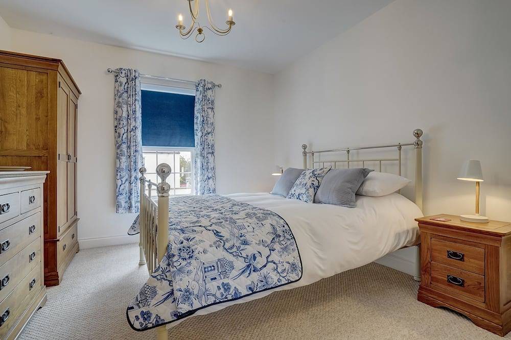 Amity House | Dog-Friendly Retreat Near Winterton Beach in Great Yarmouth, The Broads