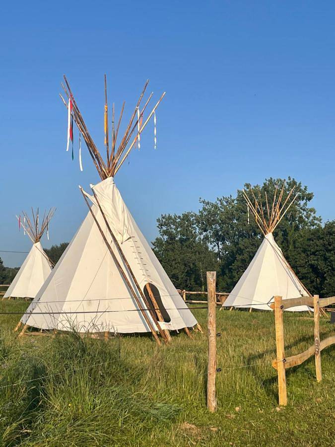 Terra-Tipike, Tipi à la ferme entre Terre et Mer in Trébry, Cotes-d'Armor