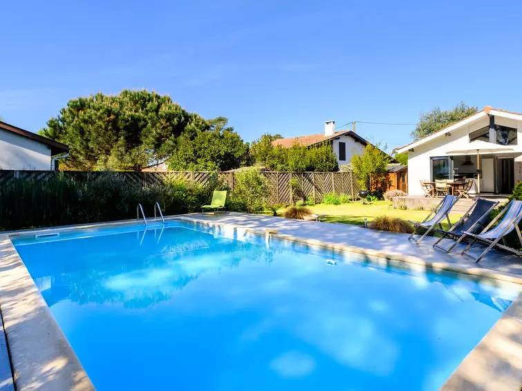 Maison 7 Personnes in Cassy, Lanton