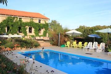 Agriturismo pour 12 personnes, avec jacuzzi et jardin à Lizant