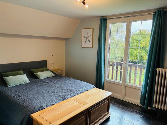 Location de vacances pour 8 personnes, avec vue et piscine ainsi que jardin et balcon, adapté aux familles à Condé-sur-Seulles - 3