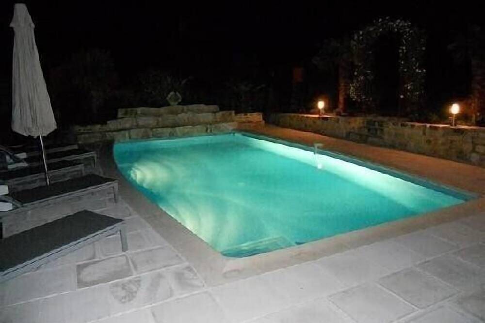 Villa de vacances 8 adultes - chambres clim -lits bb- Promo 22/8/26 au 29/8/26 in Garrigues-Sainte-Eulalie, Région de Nîmes