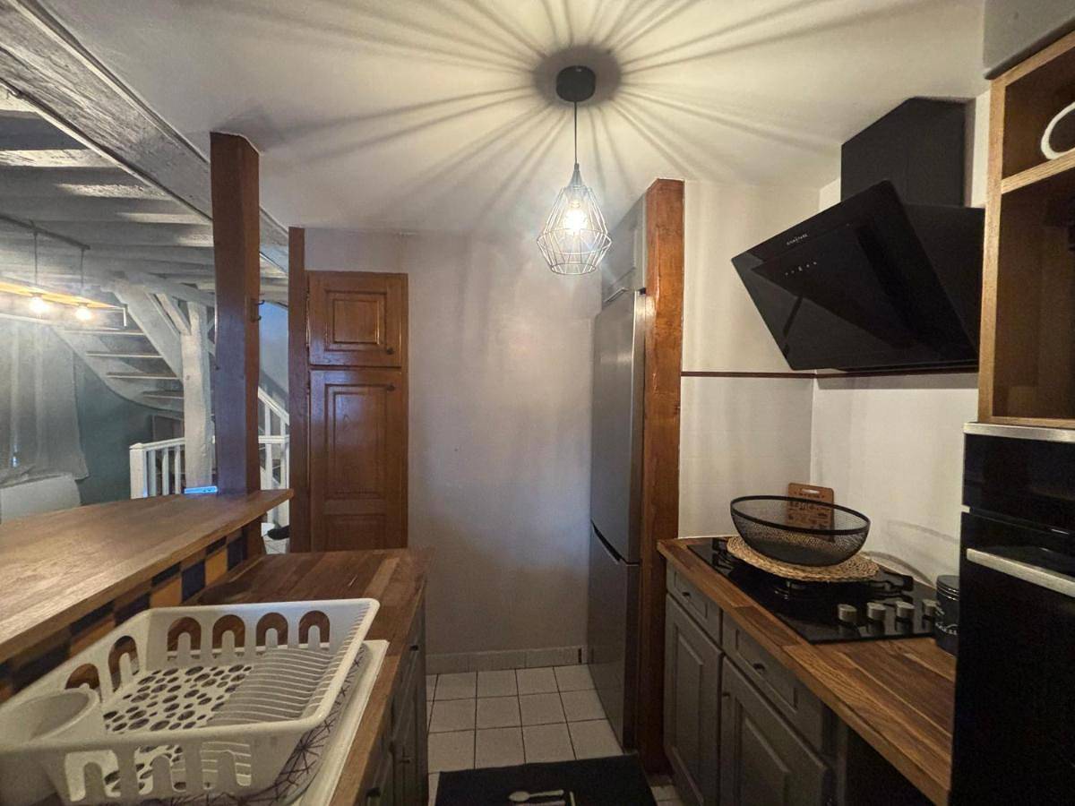 Appartement entier, One-Bedroom Apartment in Verneuil-en-Halatte, Oise
