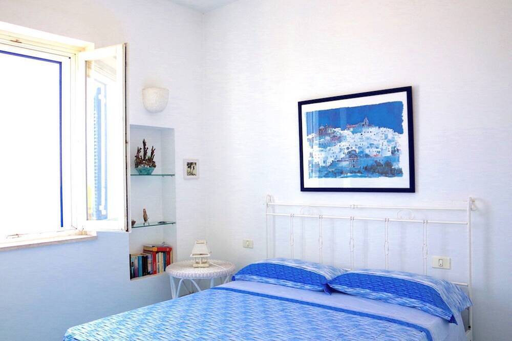 Appartement entier, Charmant appartement en attique à 20 m de la mer avec une vue mer fantastique in Marina di Ostuni, Salento
