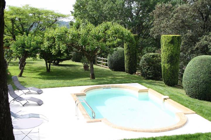 Location de vacances pour 4 personnes, avec terrasse ainsi que piscine et vue, animaux acceptés à Domme - 2