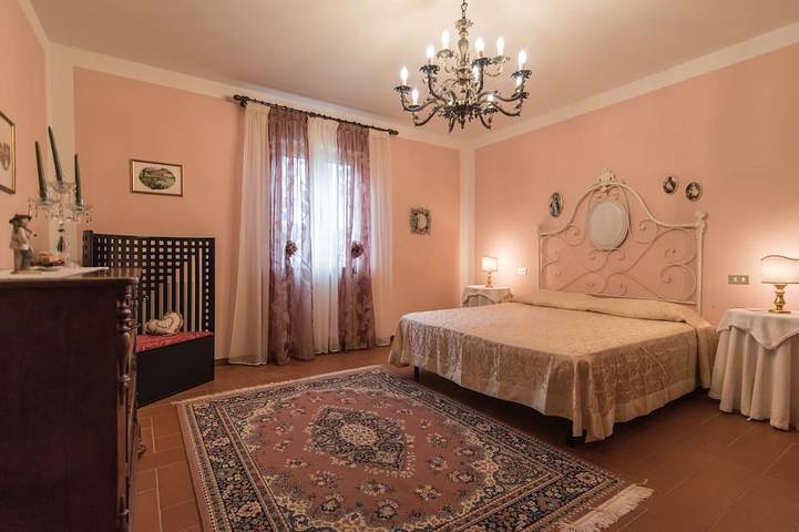 Casa con giardino e piscina nella campagna di Lucca, gioiello della Toscana. in Capannori, Provincia di Lucca
