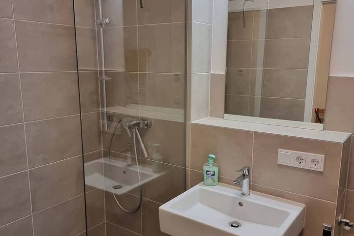 Ganze Wohnung, Traumhafte Gartenwohnung, zentrumsnahe und nahe Salzburg in Freilassing, Rupertiwinkel