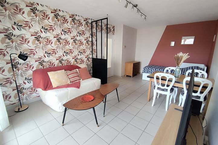 Appartement entier, Appartement cosy et calme avec balcon proche gare in Ambérieu-en-Bugey, Belley