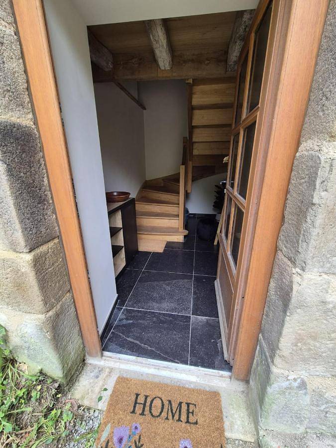 Location de vacances pour 4 personnes, avec vue ainsi que terrasse et jardin dans Viazac - 3