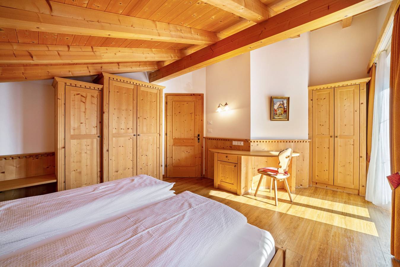 Ganze Wohnung, Ferienwohnung 'Obermoarhof Ifinger' mit Bergblick, Gemeinschaftsgarten und Wlan in Algund, Ortleralpen