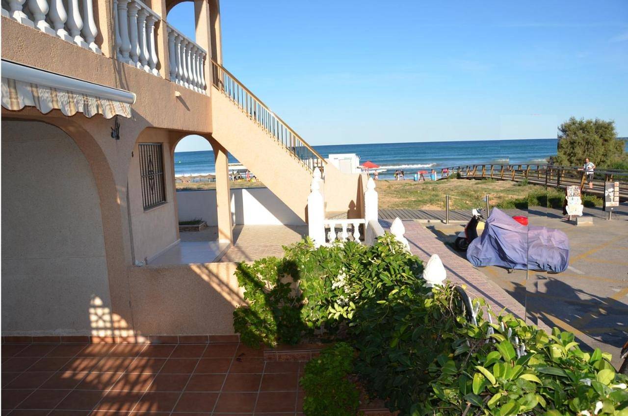 La Mata Beach Bungalow Las Dunas in Playa de La Mata (Torrevieja), Torrevieja