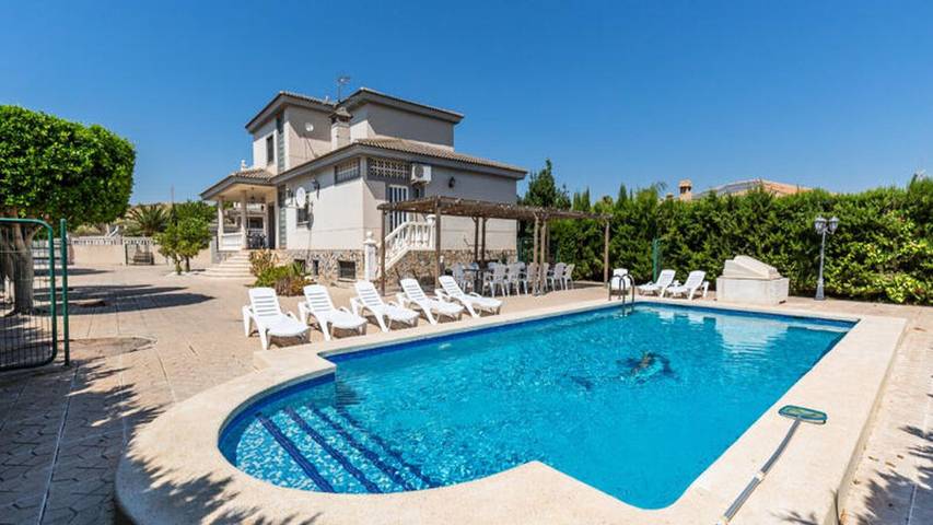 Apartamento de vacaciones para 17 personas, con piscina y jardín - 1