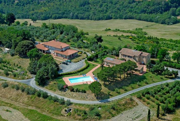 Agriturismo per 4 persone, con Giardino e Piscina nonché Panorama a Pomarance