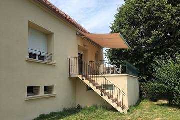 Location de vacances pour 6 personnes, avec terrasse et jardin à Trémolat