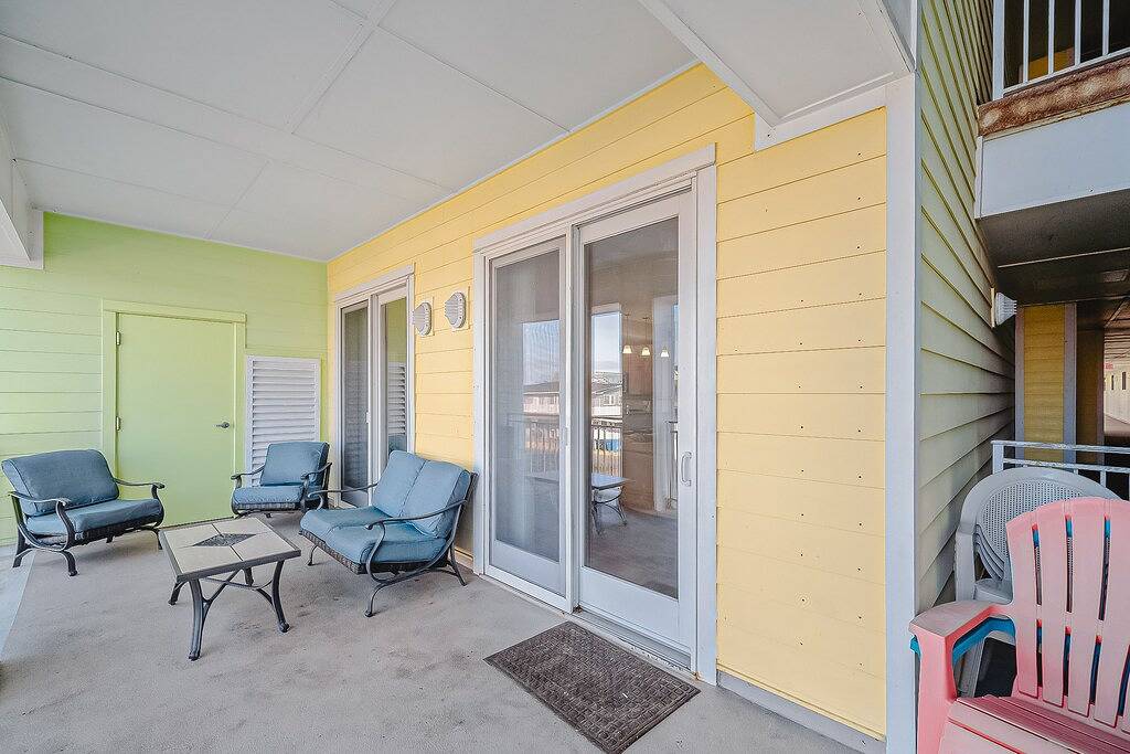 Ganze Wohnung, Condo near the beach & pool with 2 balconies & central Ac in Sandbridge, Virginia Beach