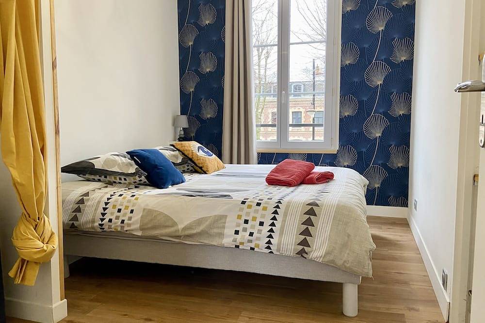 Entire apartment, En Centre Ville , Proche des Commerces et du Vieux Bassin, Stationnement Facile in Honfleur, Lisieux region
